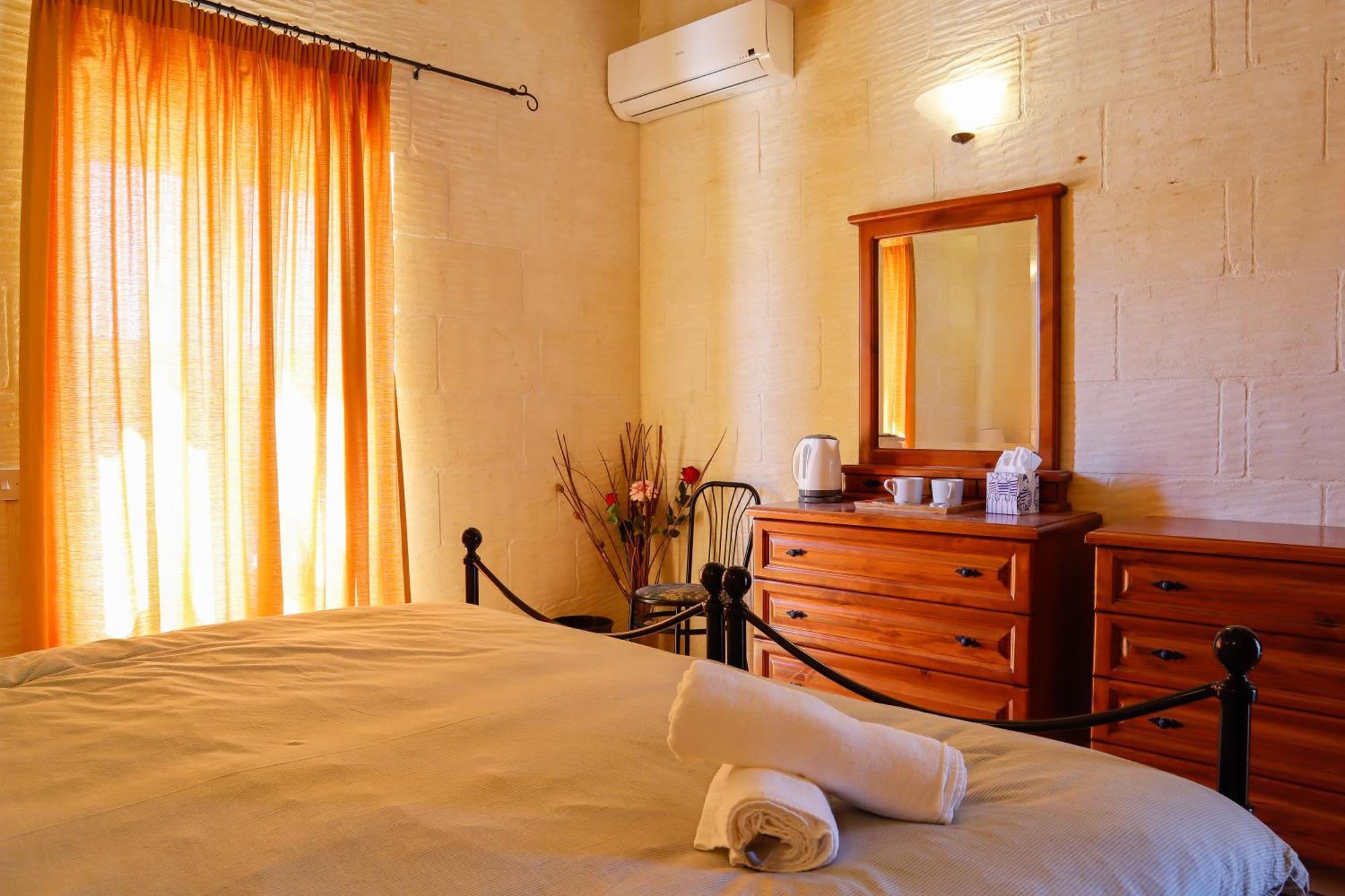 Rosehill B&B Xaghra Bagian luar foto