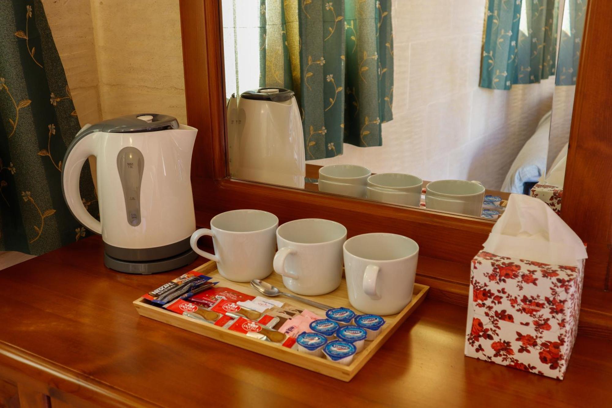 Rosehill B&B Xaghra Bagian luar foto